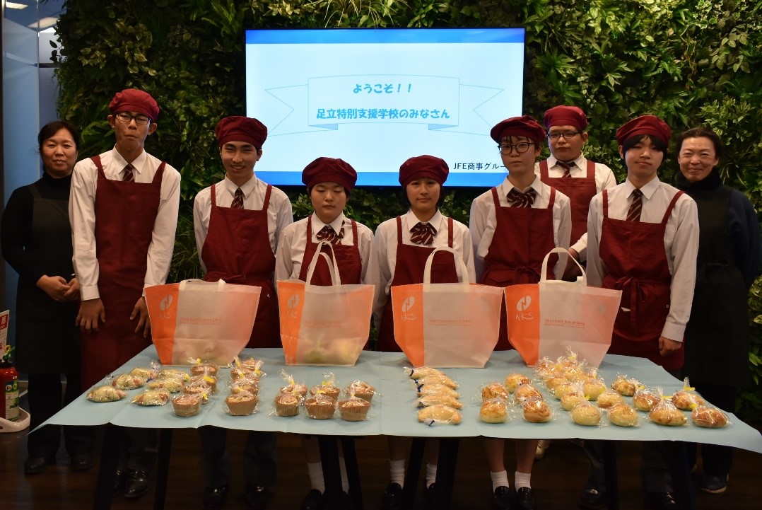 東京都立足立特別支援学校によるパンの実習販売を実施しました！