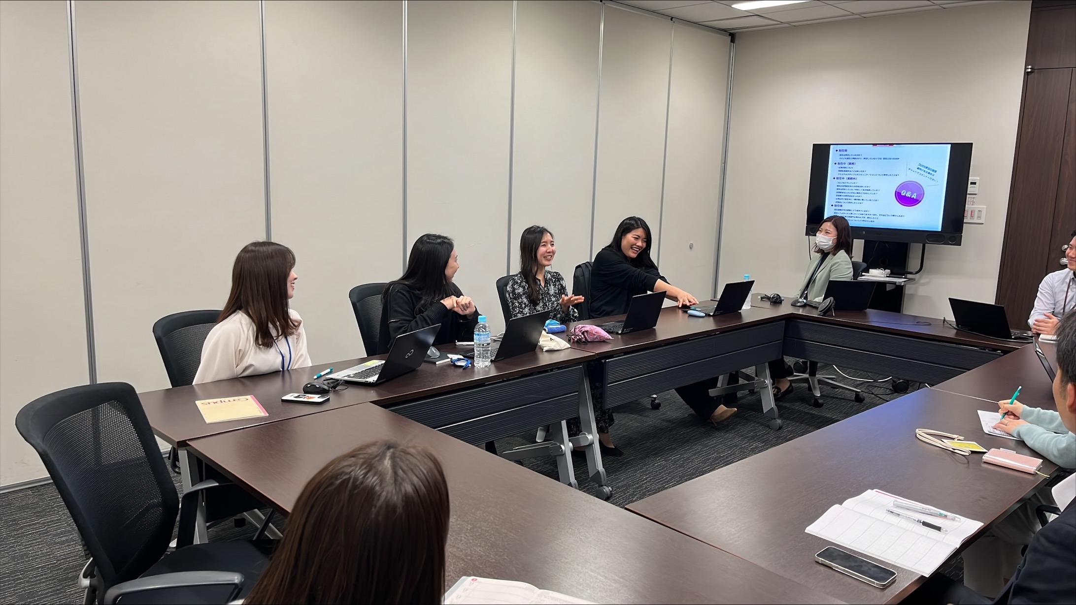 JFE Shoji Labor Union Holds Roundtable with Former Female Expatriates