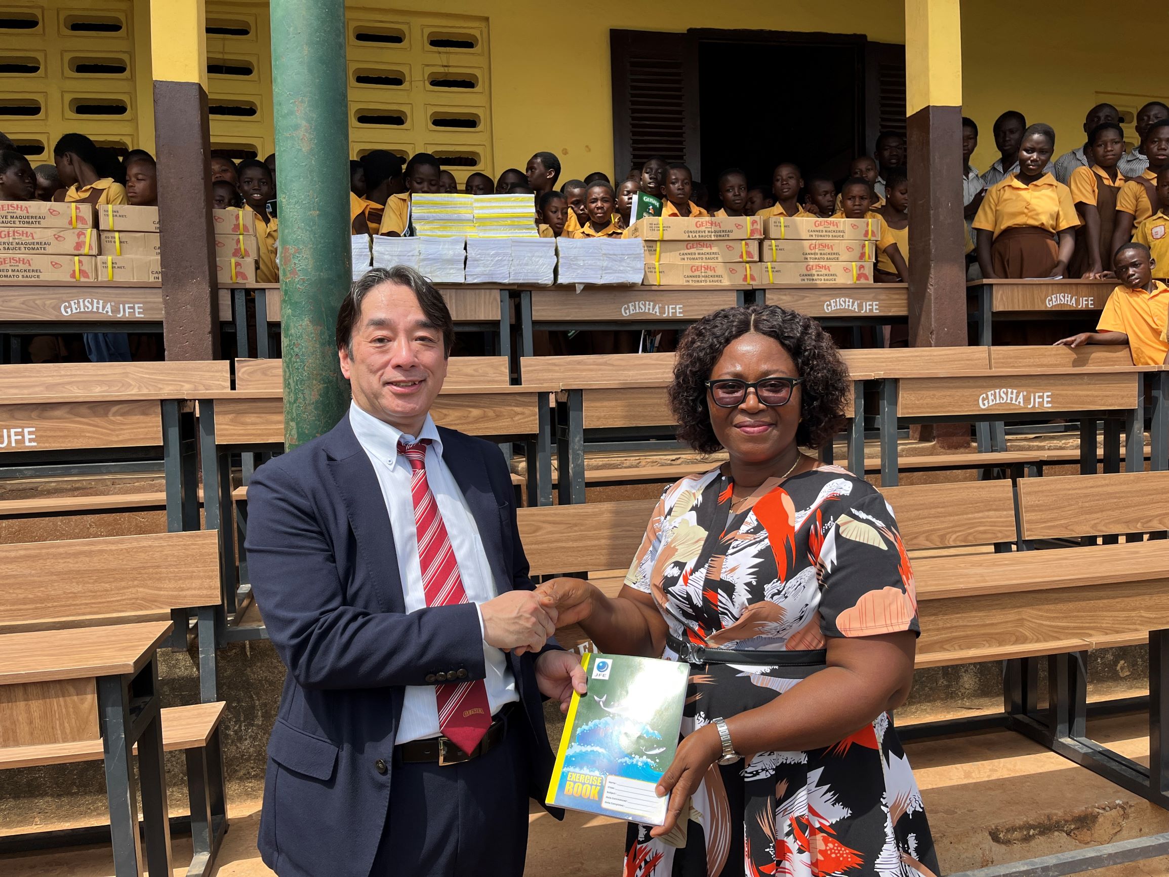 [Social Contribution Activities] Donating Canned Goods and School Supplies to Nigeria and Ghana!