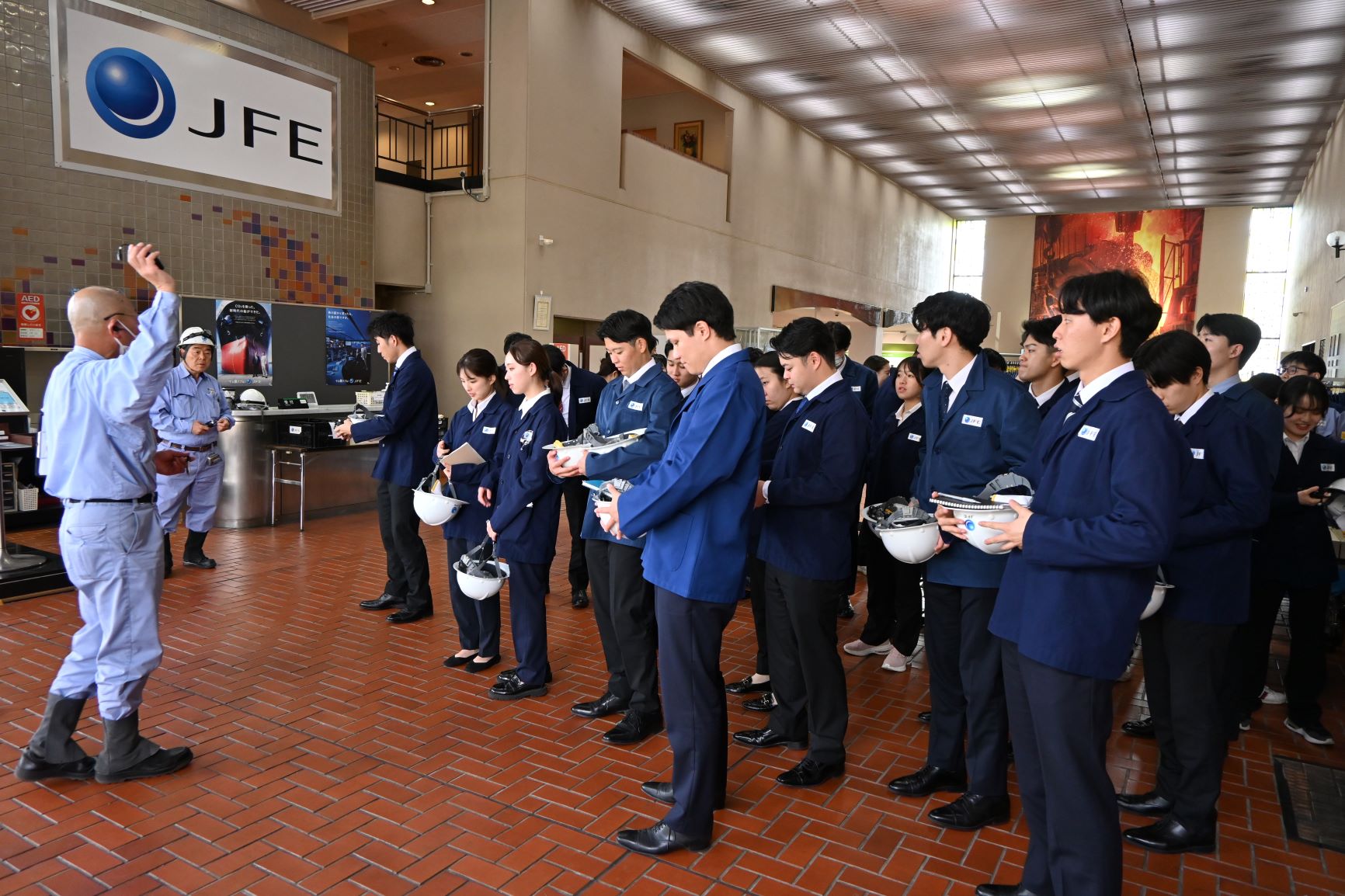 新入社員＆キャリア入社社員がJFEスチール東日本製鉄所を見学しました