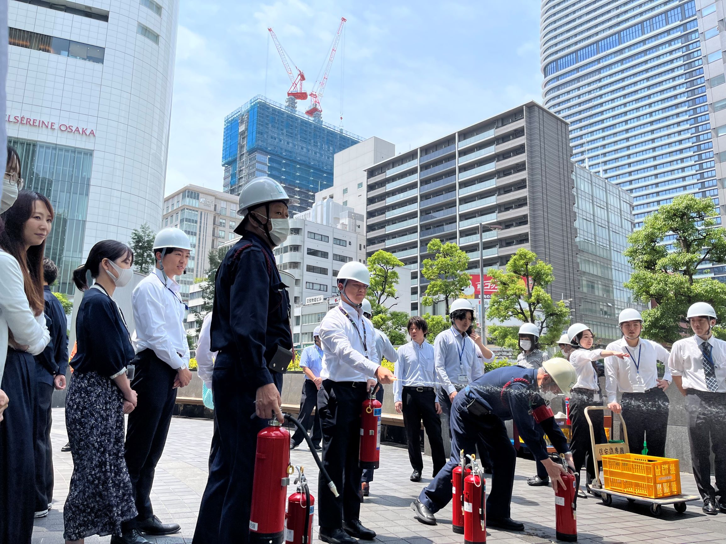 大阪支社が入居する「堂島アバンザ」の全館消防・防災訓練に参加しました！